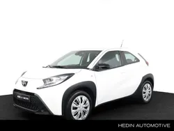 Wit Gebruikt 2024 Toyota Aygo Play Hatchback | € 17.445 (Goede deal)