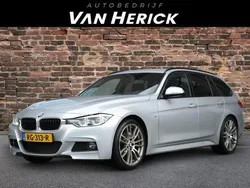 Grijs Gebruikt 2017 BMW 318 Executive Stationwagen | € 19.945 (Iets duurder)