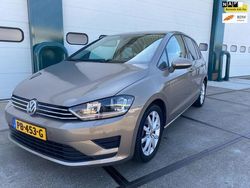 Geel, metallic lak Gebruikt 2014 VW Golf Sportsvan Highline MPV | € 9.925 (Iets duurder)