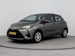 Grijs, metallic lak Gebruikt 2018 Toyota Yaris Hatchback | € 16.445 (Eerlijke prijs)