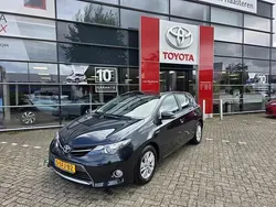 Grijs Gebruikt 2013 Toyota Auris Hybrid Hatchback | € 12.351 (Eerlijke prijs)