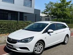 Wit Gebruikt 2017 Opel Astra Business Stationwagen | € 11.950 (Goede deal)