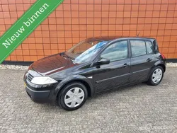 Zwart Gebruikt 2003 Renault Mégane II Authentique Hatchback | € 1.499 (Eerlijke prijs)