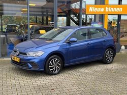 Blauw Gebruikt 2023 VW Polo Life Hatchback | € 19.990 (Eerlijke prijs)