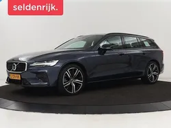 Blauw, metallic lak Gebruikt 2020 Volvo V60 R-Design Stationwagen | € 24.900 (Eerlijke prijs)