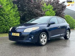 Blauw Gebruikt 2009 Renault Mégane III Business Hatchback | € 2.250 (Eerlijke prijs)