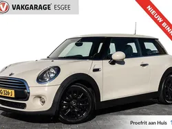 Wit Gebruikt 2016 Mini Cooper Business Hatchback | € 10.740 (Eerlijke prijs)
