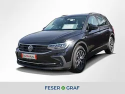 Zwart Gebruikt 2022 VW Tiguan Life SUV | € 31.926 (Eerlijke prijs)