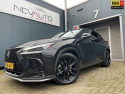 Zwart Gebruikt 2022 Lexus NX450h+ Sport Line SUV | € 57.400 (Eerlijke prijs)