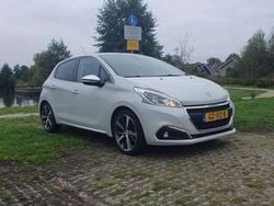 Wit Gebruikt 2015 Peugeot 208 GT-line Hatchback | € 6.250 (Eerlijke prijs)