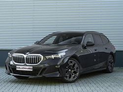 Zwart Gebruikt 2025 BMW 520 M Sport Stationwagen | € 58.875 (Eerlijke prijs)