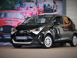 Zwart, metallic lak Gebruikt 2019 Toyota Aygo X-play Hatchback | € 8.450 (Eerlijke prijs)