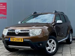 Bruin Gebruikt 2010 Dacia Duster Lauréate SUV | € 4.444 (Iets duurder)