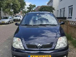 Blauw Gebruikt 2001 Renault Scénic MPV | € 500 (Eerlijke prijs)