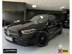 Zwart, metallic lak Gebruikt 2024 Mercedes CLA200 AMG line Sedan | € 42.990 (Duur)