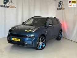 Blauw, metallic lak Gebruikt 2024 Lynk & Co 01 SUV | € 30.799 (Eerlijke prijs)