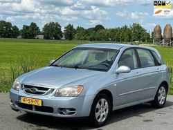Blauw Gebruikt 2006 Kia Cerato LX Hatchback | € 1.999 (Eerlijke prijs)
