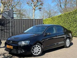 Zwart Gebruikt 2011 VW Jetta Comfortline Sedan | € 4.750 (Eerlijke prijs)