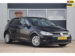 Zwart Gebruikt 2018 VW Golf VII Trendline Hatchback | € 11.945 (Eerlijke prijs)
