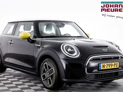 Zwart Gebruikt 2021 Mini Cooper Business Hatchback | € 16.900 (Goede deal)