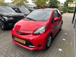 Rood Gebruikt 2013 Toyota Aygo Hatchback | € 2.899 (Goede deal)