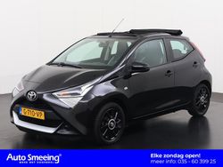 Zwart Gebruikt 2020 Toyota Aygo X-play Hatchback | € 16.740 (Duur)