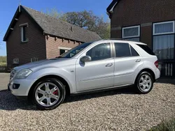 Grijs Gebruikt 2008 Mercedes ML500 SUV | € 16.450