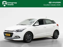 Wit Gebruikt 2017 Hyundai i20 Comfort Hatchback | € 13.345 (Eerlijke prijs)