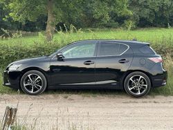 Zwart Gebruikt 2014 Lexus CT200h Luxury Line Hatchback | € 14.950 (Iets duurder)