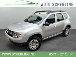 Grijs, metallic lak Gebruikt 2014 Dacia Duster Lauréate SUV | € 8.950 (Eerlijke prijs)