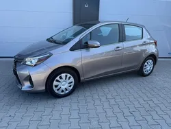 Bruin, metallic lak Gebruikt 2015 Toyota Yaris Style Hatchback | € 9.750 (Eerlijke prijs)