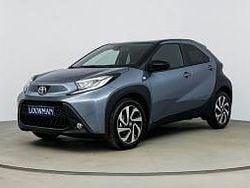 Grijs metallic Gebruikt 2024 Toyota Aygo Pulse Hatchback | € 19.245 (Eerlijke prijs)