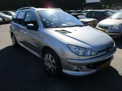 Grijs Gebruikt 2003 Peugeot 206 Quiksilver Stationwagen | € 999 (Eerlijke prijs)