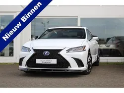 Wit Gebruikt 2019 Lexus ES300H Sport Line Sedan | € 36.960 (Iets duurder)