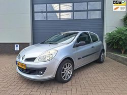 Grijs Gebruikt 2007 Renault Clio II Expression Hatchback | € 2.750 (Eerlijke prijs)