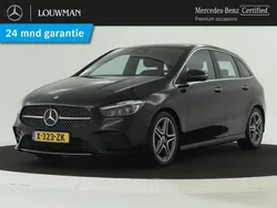 Zwart Gebruikt 2024 Mercedes B180 AMG line MPV | € 36.945 (Eerlijke prijs)