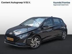 Zwart metallic Gebruikt 2024 Hyundai i20 Comfort Hatchback | € 19.940 (Eerlijke prijs)