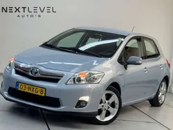 Blauw, metallic lak Gebruikt 2011 Toyota Auris Hybrid Executive Hatchback | € 7.250 (Eerlijke prijs)