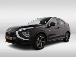 Zwart, metallic lak Gebruikt 2022 Mitsubishi Eclipse Cross Intense SUV | € 21.900 (Goede deal)