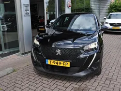 Zwart Gebruikt 2023 Peugeot 2008 Active SUV | € 21.500 (Goede deal)