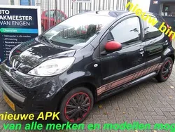 Zwart Gebruikt 2011 Peugeot 107 Hatchback | € 849 (Goede deal)
