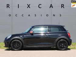 Zwart, metallic lak Gebruikt 2015 Mini ONE Chili Hatchback | € 8.940 (Eerlijke prijs)