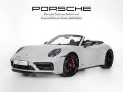 Krijt Gebruikt 2023 Porsche 911 Carrera 4 GTS Cabriolet | € 206.900 (Eerlijke prijs)