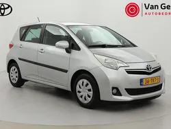 Grijs Gebruikt 2012 Toyota Verso-S MPV | € 11.999 (Duur)