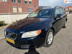 Blauw, metallic lak Gebruikt 2010 Volvo V70 Momentum Stationwagen | € 8.950 (Super prijs)