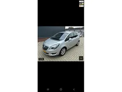 Grijs, metallic lak Gebruikt 2016 Opel Meriva MPV | € 8.450 (Eerlijke prijs)