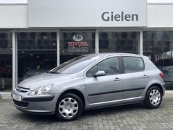 Grijs Gebruikt 2004 Peugeot 307 Hatchback | € 5.400