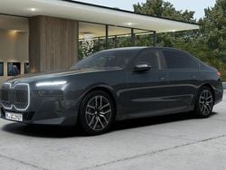 Grijs Nieuw 2025 BMW 750e Executive Sedan | € 177.631 (Eerlijke prijs)