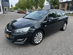 Zwart Gebruikt 2014 Opel Astra Sport Stationwagen | € 6.995 (Eerlijke prijs)