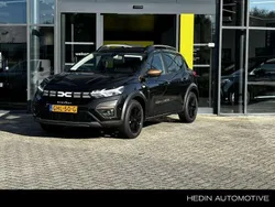 Zwart Gebruikt 2024 Dacia Sandero Journey Hatchback | € 20.950 (Iets duurder)